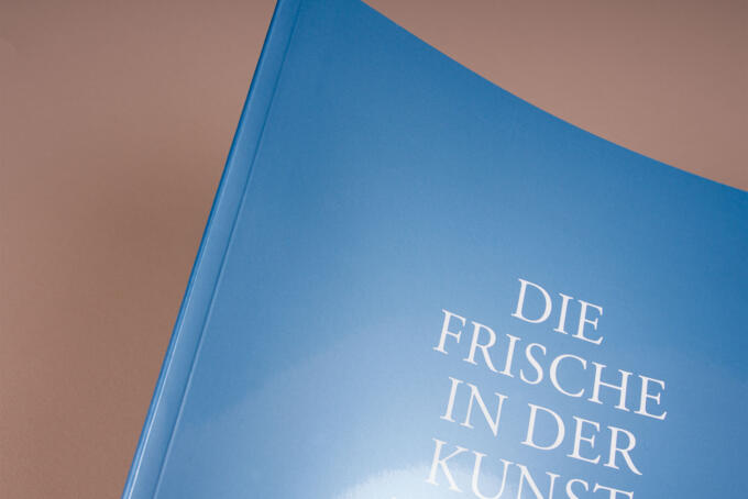 Broschüre mit Duftlack