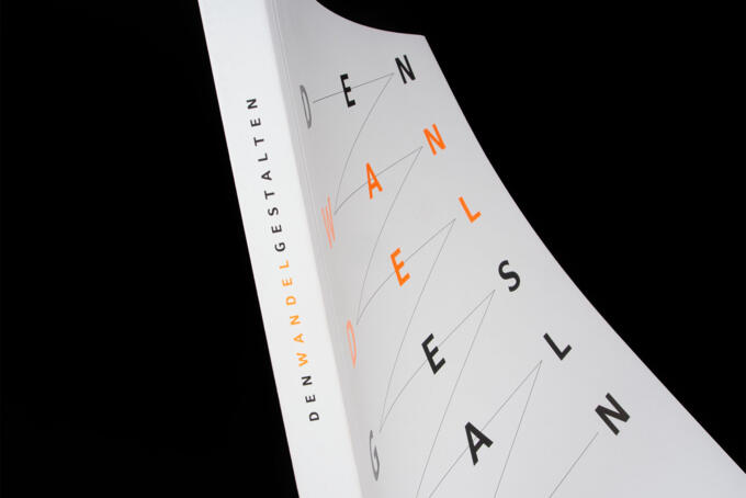 Freirückenbroschur mit Titel