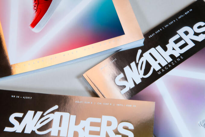 Magazin Klebebindung mit Heißfolienprägung am Titel