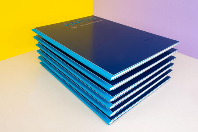 Steifbroschur mit Siebdruck