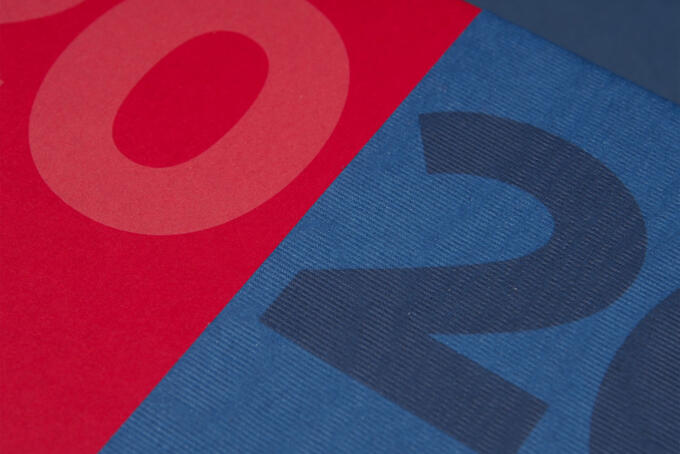 Überleimung am Buchtitel mit zwei verschiedenen Papieren