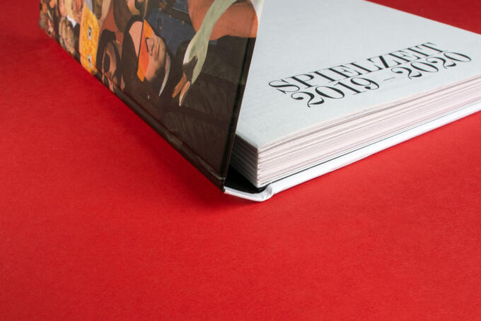 Hardcover als Schweizer Borschur mit offener Fadenheftung