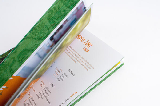 seitlicher Farbschnitt am Buch