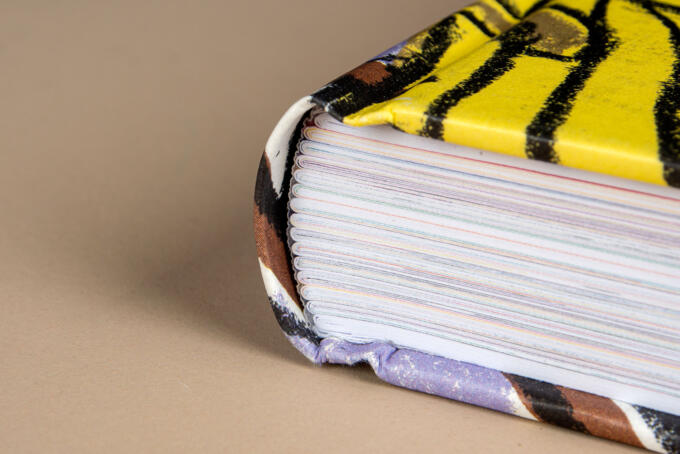 veganer Leim bei Broschüren